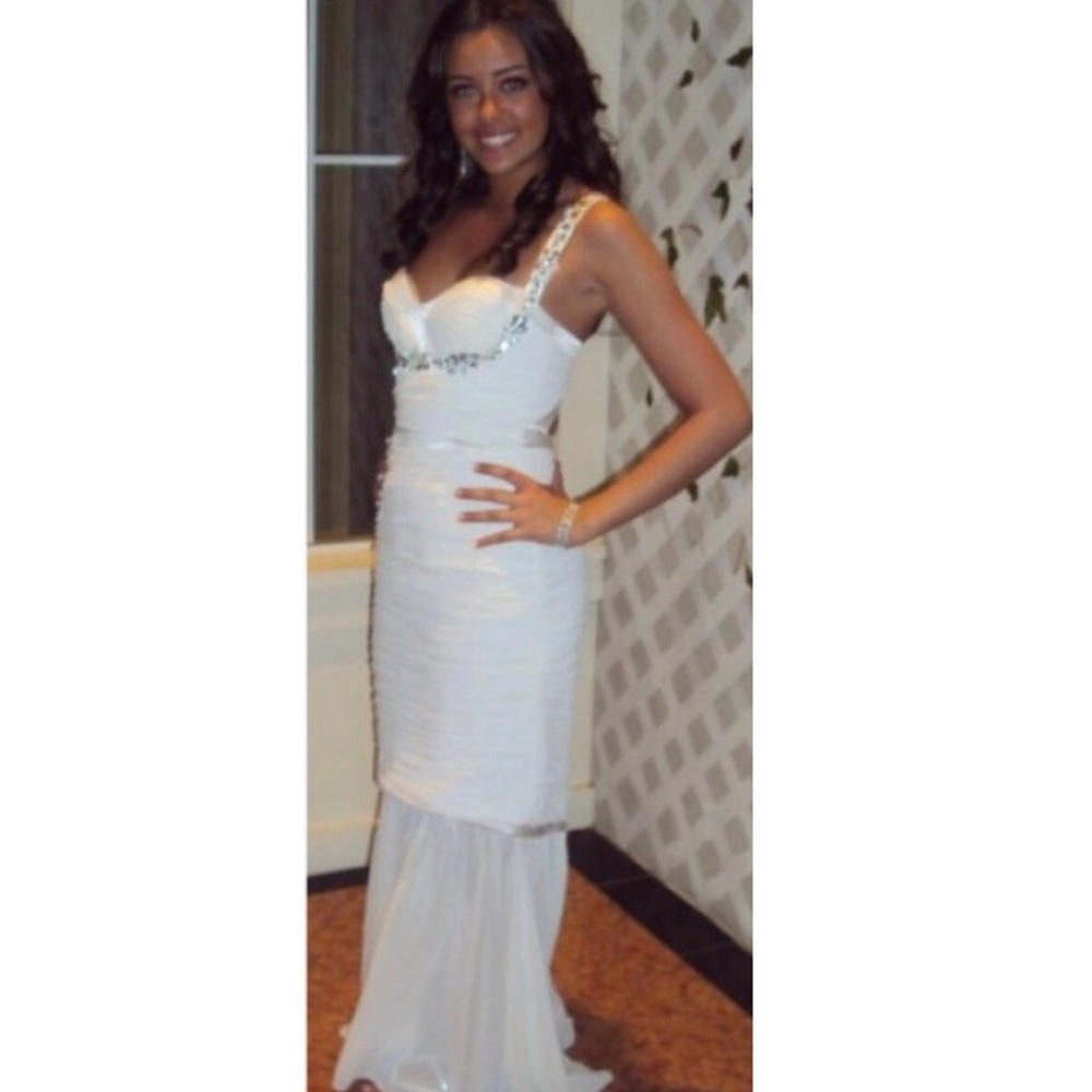 Faviana White Chiffon Kim Kardashian Mermaid Dress